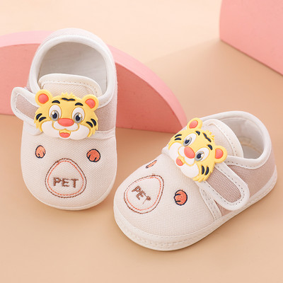 Βρεφικά παπούτσια με τρισδιάστατο στοιχείο