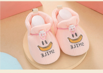 Zīdaiņu apavi ar aplikāciju