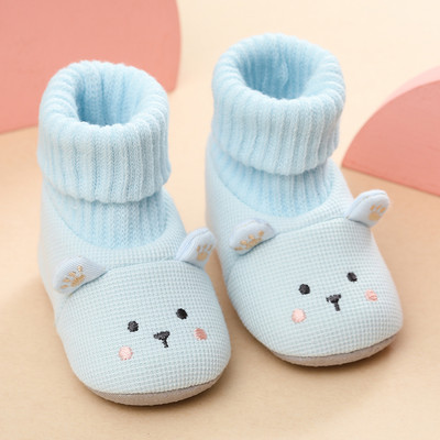 Zīdaiņu apavi ar aplikāciju