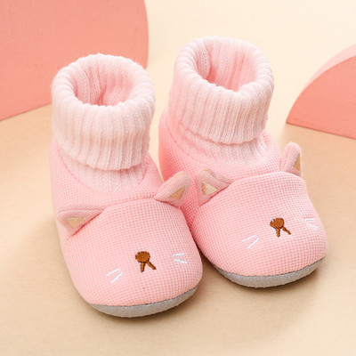 Zīdaiņu apavi ar aplikāciju