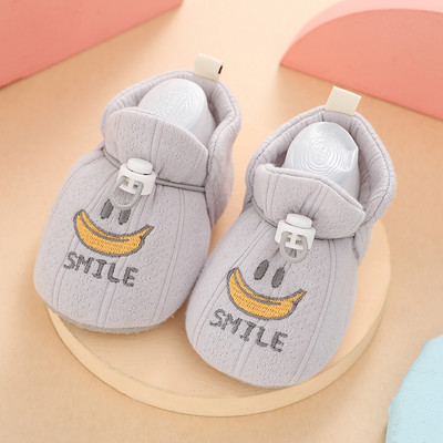 Zīdaiņu apavi ar aplikāciju