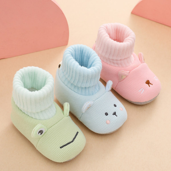 Zīdaiņu apavi ar aplikāciju