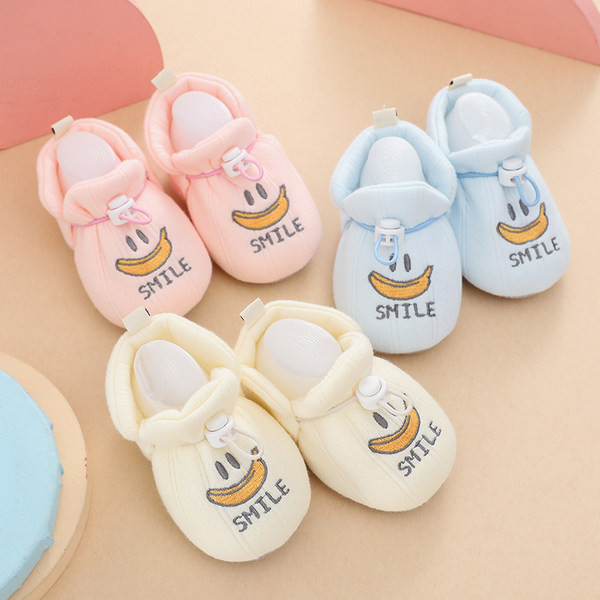 Zīdaiņu apavi ar aplikāciju