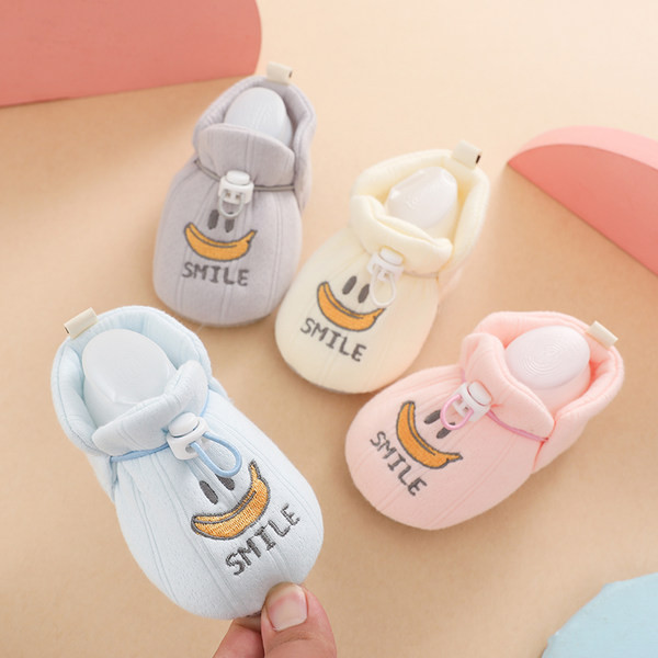 Zīdaiņu apavi ar aplikāciju