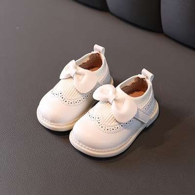 Βρεφικά παπούτσια από οικολογικό δέρμα με κορδέλες