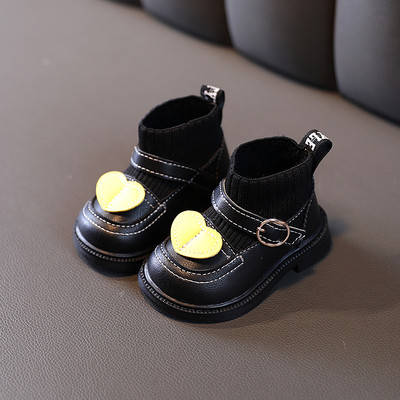 Μοντέρνα παιδικά δερμάτινα παπούτσια για κορίτσια