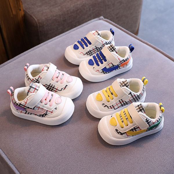 Bērnu apavi ar šņorēm