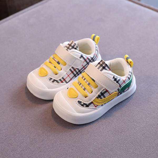 Bērnu apavi ar šņorēm