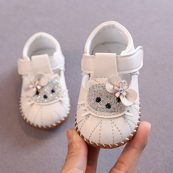 Бебешки обувки за момичета с декоративни камъни и велкро лепенки
