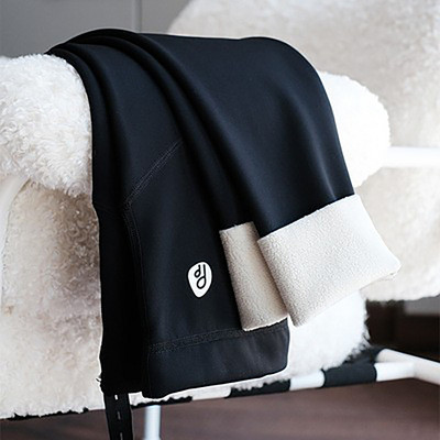 Ikdienas legingi ar augstu jostasvietu grūtniecēm