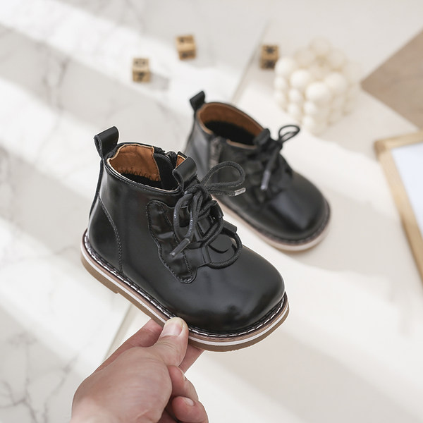 Zīdaiņu kurpes ar šņorēm un rāvējslēdzēju