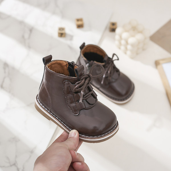 Zīdaiņu kurpes ar šņorēm un rāvējslēdzēju