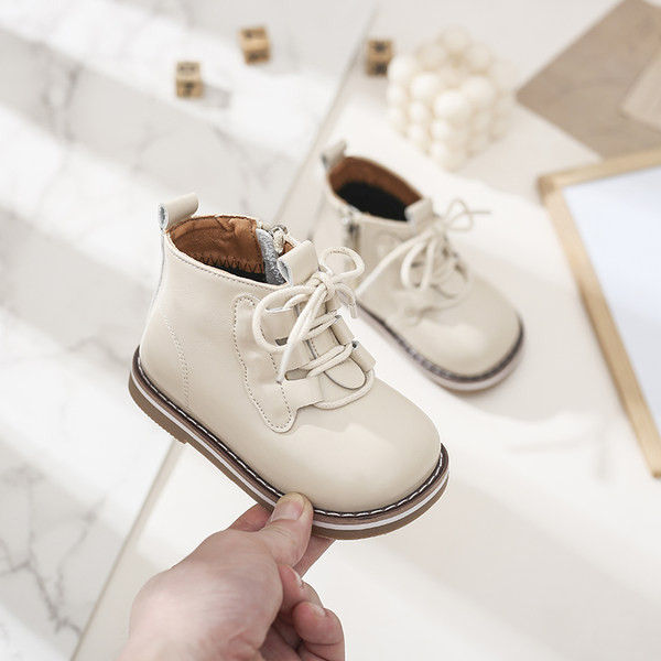 Zīdaiņu kurpes ar šņorēm un rāvējslēdzēju