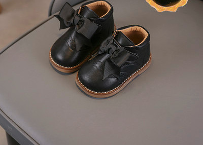 Βρεφικά παπούτσια fleece οικολογικό δέρμα με κορδέλα