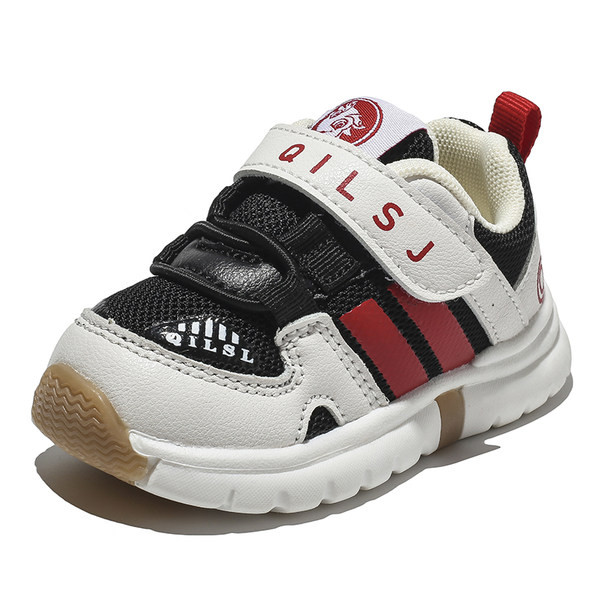 Eko bőrből készült babacipő felirattal és tépőzáras foltokkal