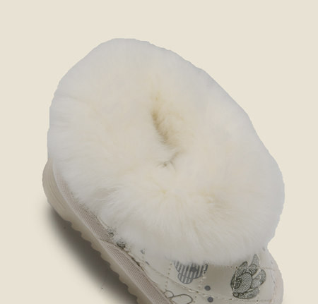 Μοντέρνα παιδικά μποτάκια με χνούδι για κορίτσια