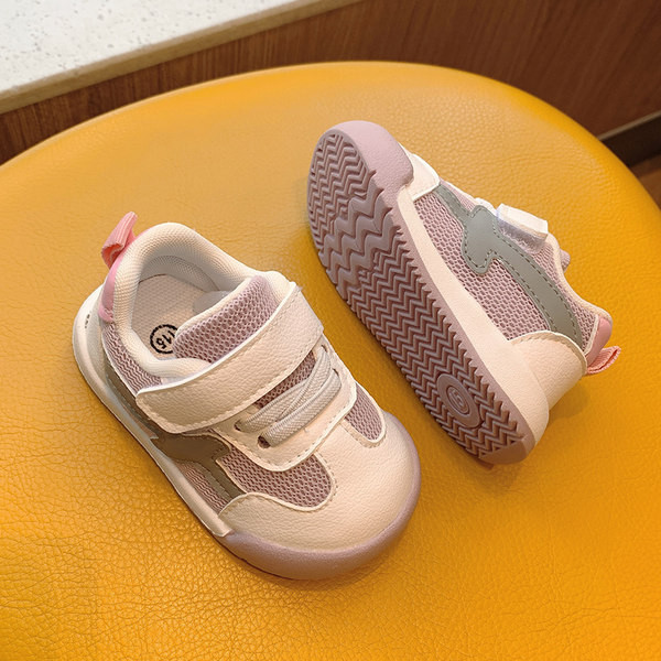 Baba alkalmi tornacipő tépőzáras rögzítéssel