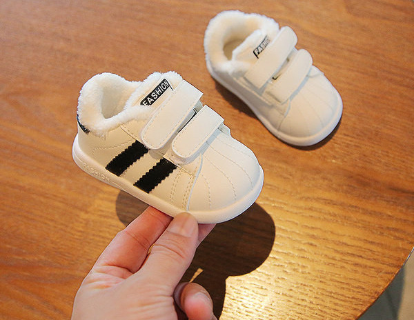 Mazuļu kedas no eko ādas ar siltu oderi un velcro ielāpiem