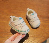 Χειμερινά παιδικά παπούτσια με τύπωμα και κούμπωμα με velcro