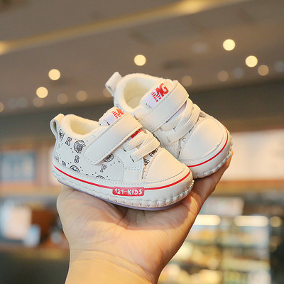 Χειμερινά παιδικά παπούτσια με τύπωμα και κούμπωμα με velcro