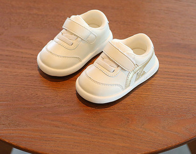 Βρεφικά αθλητικά παπούτσια - με κορδόνια