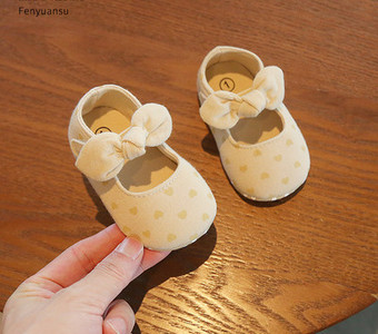 Zīdaiņu kurpes ar lentīti meitenēm