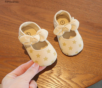 Zīdaiņu kurpes ar lentīti meitenēm