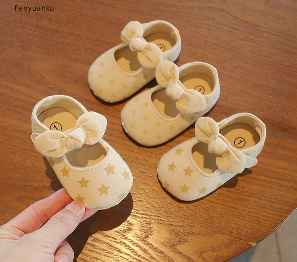 Zīdaiņu kurpes ar lentīti meitenēm