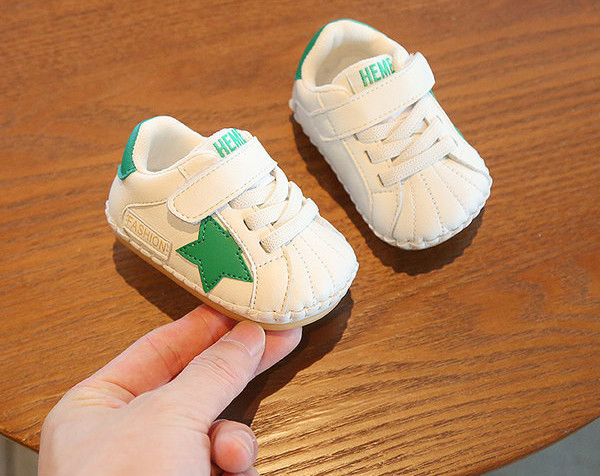 Zīdaiņu kurpes no eko ādas ar uzrakstu un velcro uzlīmēm zēniem un meitenēm