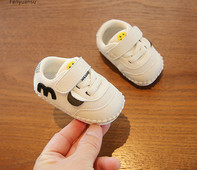 Βρεφικά παπούτσια με μπαλώματα velcro και στάμπα