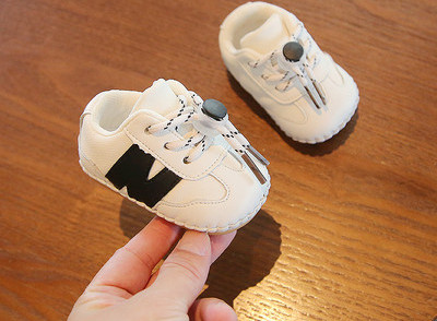 Βρεφικά sneakers από οικολογικό δέρμα με κορδόνια νέο μοντέλο