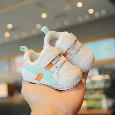 Dječje sportske cipele s kopčanjem na čičak