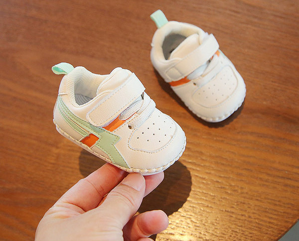 Dječje sportske cipele s kopčanjem na čičak