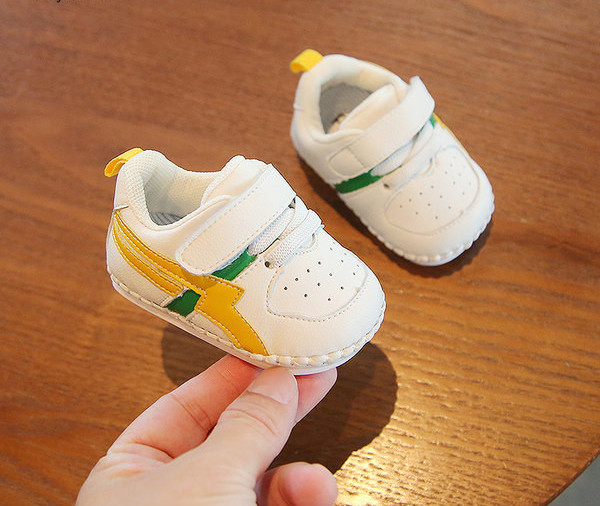 Dječje sportske cipele s kopčanjem na čičak