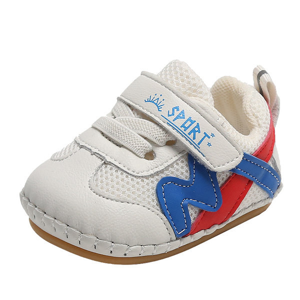 Βρεφικά παπούτσια από αναπνεύσιμο ύφασμα με επιγραφή και μπαλώματα velcro