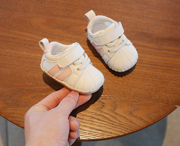 Dječje cipele od eko kože sa vezicama i čičak zakrpama