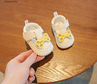 Neslīdoši apavi meitenēm ar lentīti