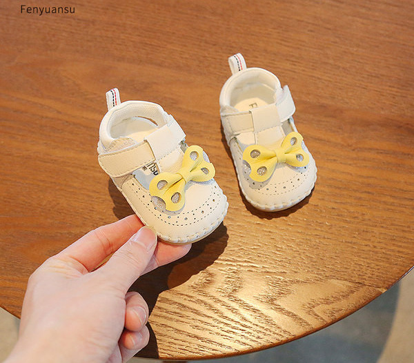 Neslīdoši apavi meitenēm ar lentīti