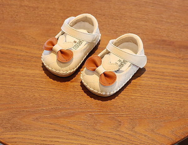 Zīdaiņu apavi - meitenēm ar lentīti