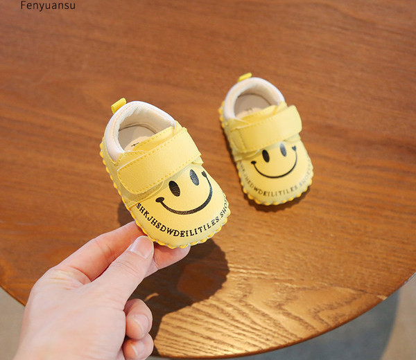 Bērnu apavi ar apdruku trīs krāsās