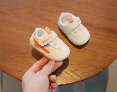 Βρεφικά sneakers με επίπεδη σόλα