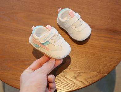 Βρεφικά sneakers με επίπεδη σόλα