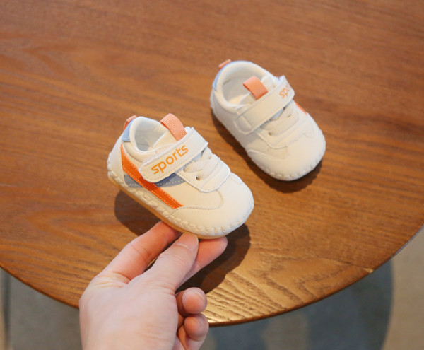 Βρεφικά sneakers με επίπεδη σόλα