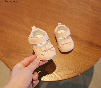 Бебешки обувки за момичета с велкро закопчаване и панделка