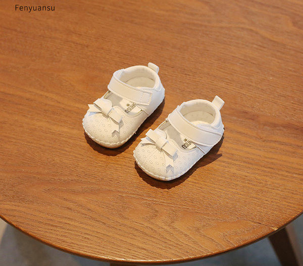 Meiteņu kurpes ar velcro aizdari un lentīti