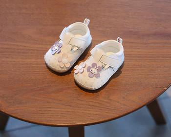 Бебешки обувки за момичета с 3D-елемент