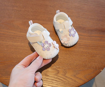 Бебешки обувки за момичета с 3D-елемент