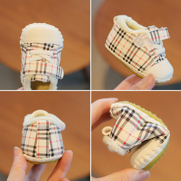 Kockás babacipő tépőzárral