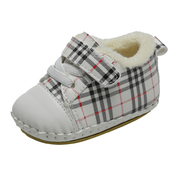 Kockás babacipő tépőzárral