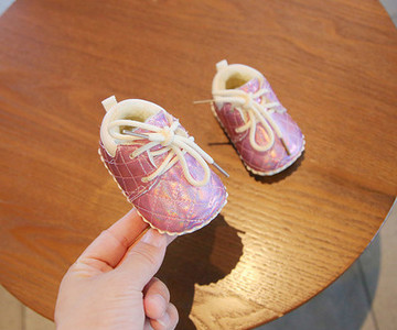 Rudens-ziemas apavi ar šņorēm